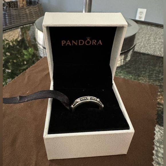 Pandora silver ring with crystals size 56 7 1/2 - Picture 2 of 7